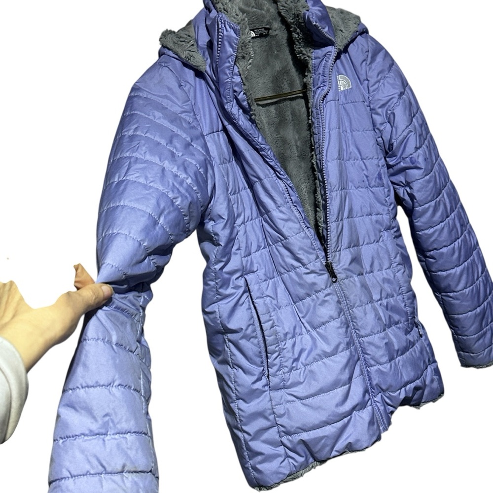The North Face Girls Mossbud Swirl Parka, Purple Size Medium W/ Flaws - Picture 4 of 13